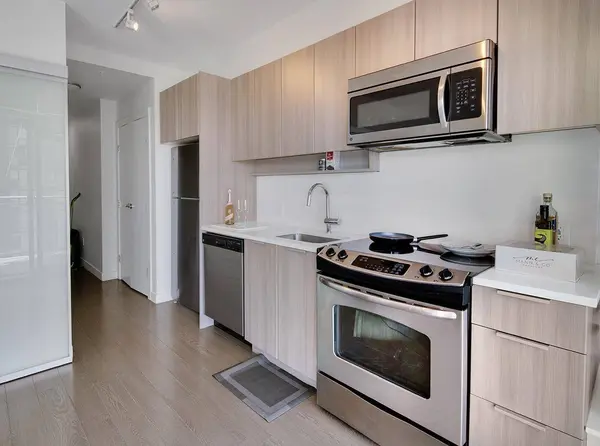 13308 Central AVE #1805, Surrey, BC V3T 0M4
