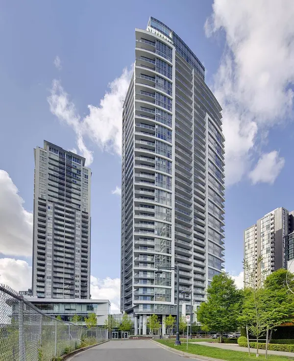 13308 Central AVE #1805, Surrey, BC V3T 0M4
