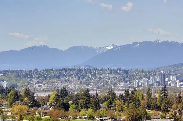 13308 Central AVE #1805, Surrey, BC V3T 0M4