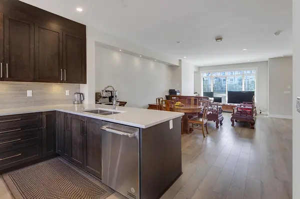 16439 24 AVE, Surrey, BC V3Z 0V8