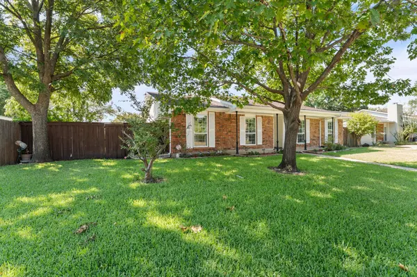 1813 Dodge TRL, Grand Prairie, TX 75052