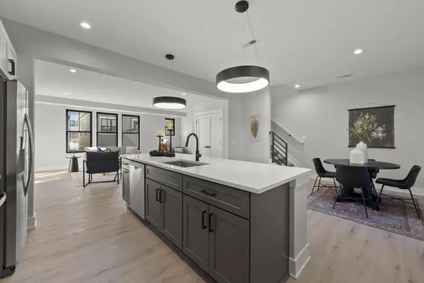 537 W Chapel Street, Columbus, OH 43215