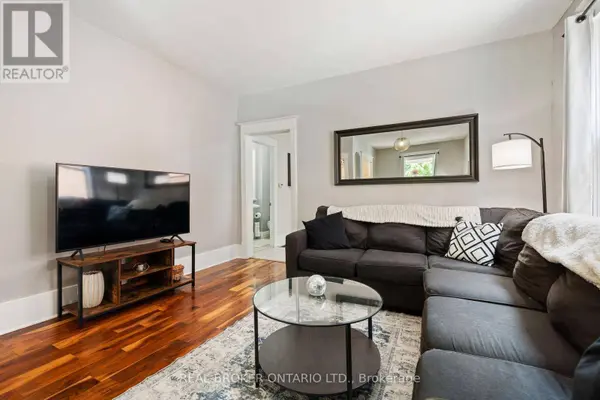 30 DUNDAS STREET, Brantford, ON N3R1R9