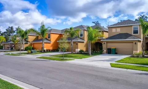 Distressed properties in Florida