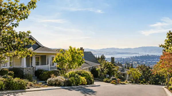 The East Bay Homebuyer’s Guide: Communities, Moving Tips & Local Expertise,Tracy Sichterman