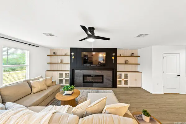 822 COOK BND, San Antonio, TX 78221