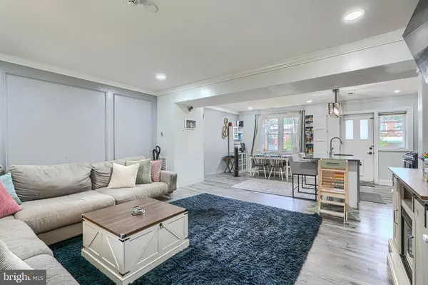 821 WICKLOW RD, Baltimore, MD 21229
