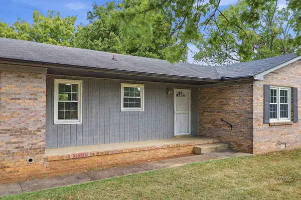 906 Mead Dr, Shelbyville, TN 37160