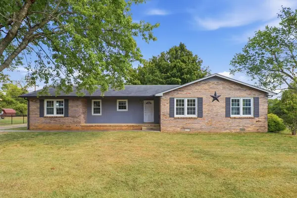 906 Mead Dr, Shelbyville, TN 37160