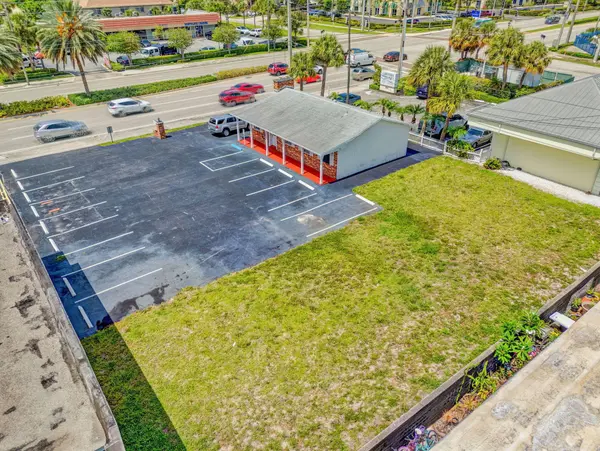 610 Northlake BLVD, Lake Park, FL 33408