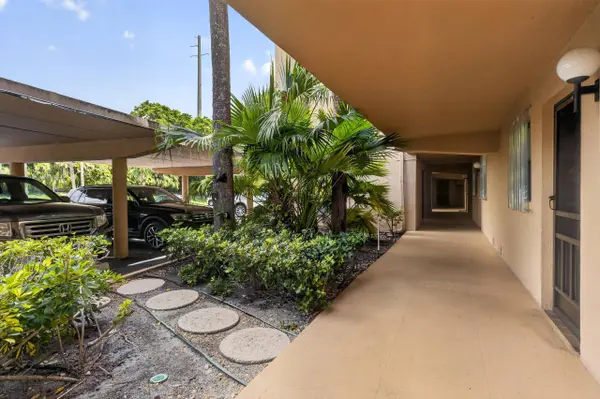 1036 US Highway 1 #121, North Palm Beach, FL 33408
