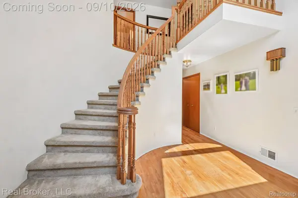 3630 Car DR, Commerce Charter Township, MI 48382