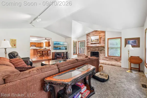 3630 Car DR, Commerce Charter Township, MI 48382