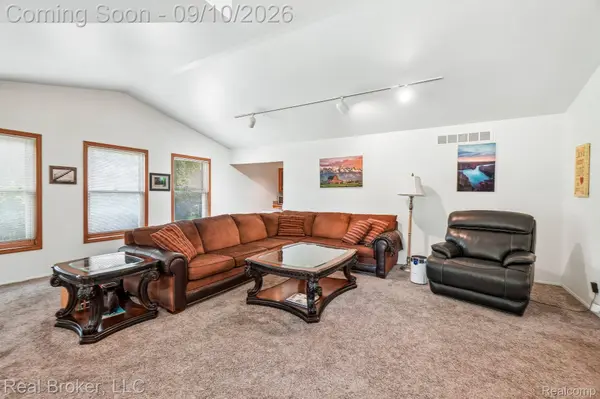 3630 Car DR, Commerce Charter Township, MI 48382