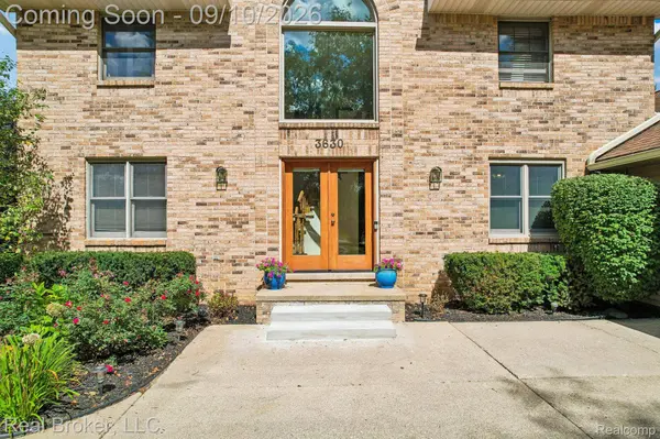 3630 Car DR, Commerce Charter Township, MI 48382