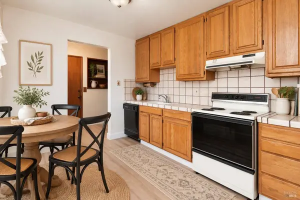 686 Dean ST, Hayward, CA 94541