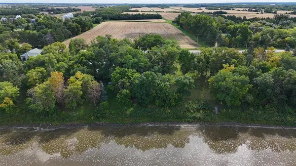 7542 Henderson HWY, Lockport, MB R1B 1A1