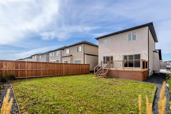 110 Northwater Bay, Winnipeg, MB R3Y 2B7