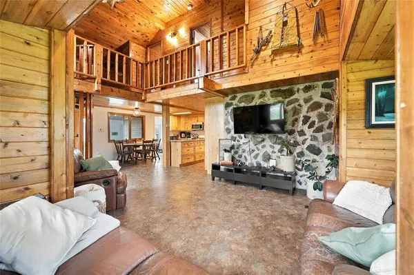 50 Newcombe RD, Lac Du Bonnet Rm, MB R0E 1A0