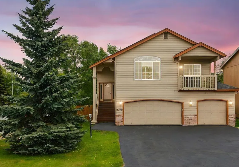 Home purchased with Yvette Belisle