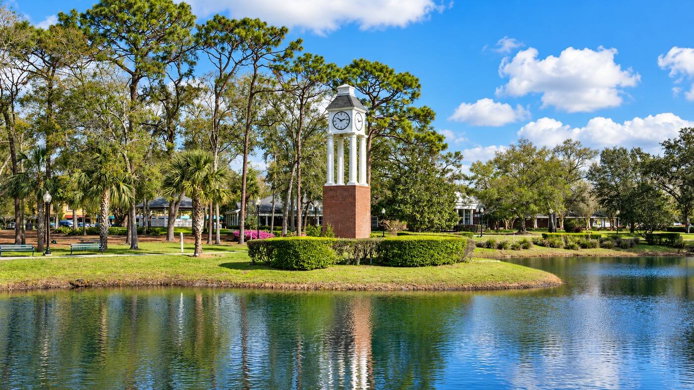Golf course living in Heathrow, Florida