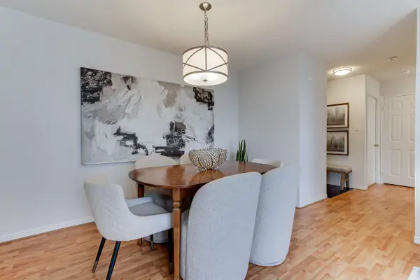 270 Davis Drive #309, Newmarket Ontario,