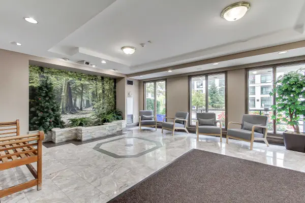 270 Davis Drive #309, Newmarket Ontario,