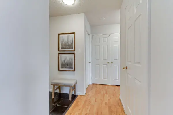 270 Davis Drive #309, Newmarket Ontario,