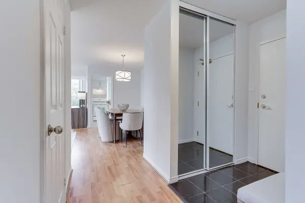 270 Davis Drive #309, Newmarket Ontario,