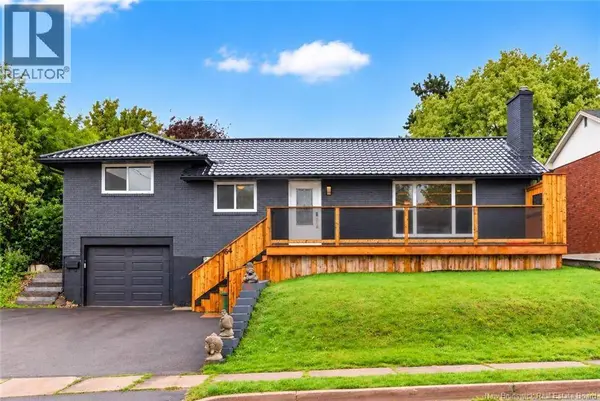64 Athlone Avenue, Moncton, NB E1E1S3