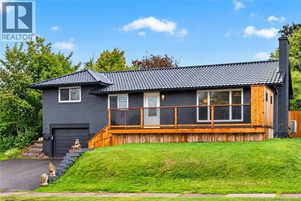 64 Athlone Avenue, Moncton, NB E1E1S3