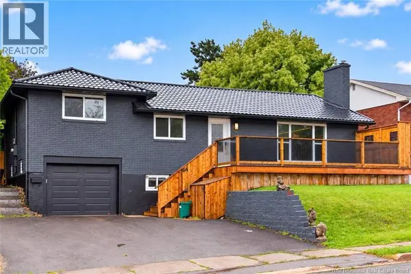 64 Athlone Avenue, Moncton, NB E1E1S3
