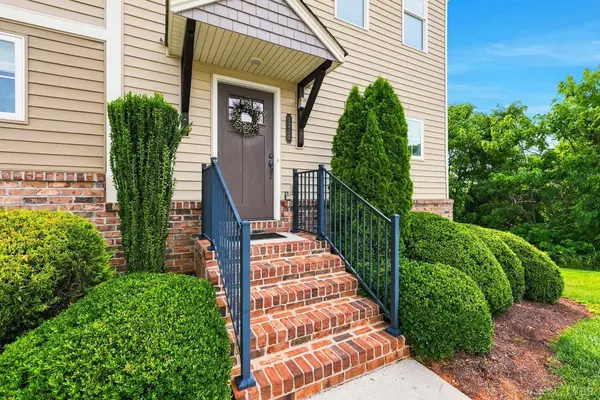 1232 Commonwealth Circle
