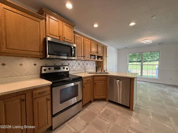 8605 Mill Spring Pl, Louisville, KY 40228