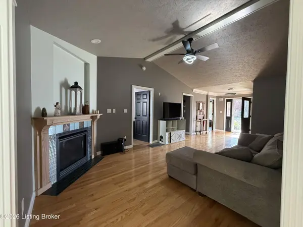 8605 Mill Spring Pl, Louisville, KY 40228