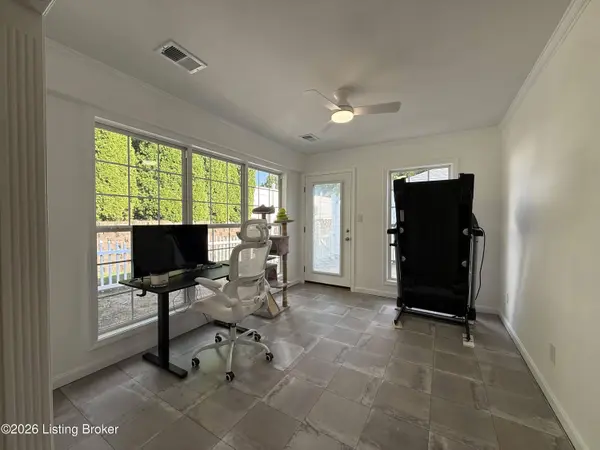 8605 Mill Spring Pl, Louisville, KY 40228
