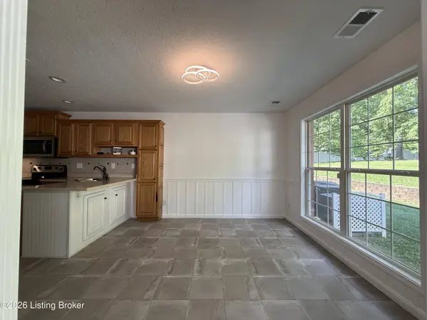 8605 Mill Spring Pl, Louisville, KY 40228