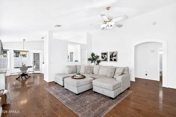 909 S SCALLOP Drive, Gilbert, AZ 85233