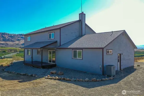 1073 Old Hwy 97, Brewster, WA 98812