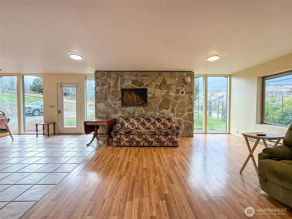 66 State Frontage RD S, Tonasket, WA 98855