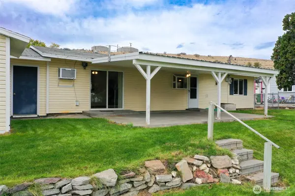 706 Sunrise DR, Omak, WA 98841