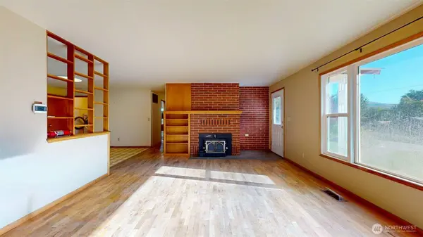 456 Okoma DR, Omak, WA 98841