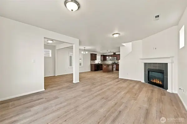 9508 133rd ST E, Puyallup, WA 98373