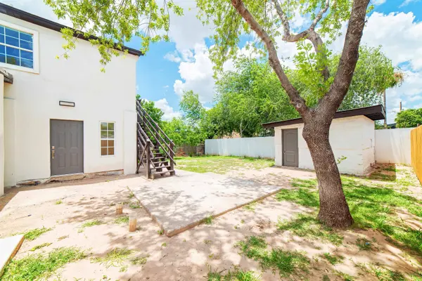 2218 Burnside St, Laredo, TX 78040