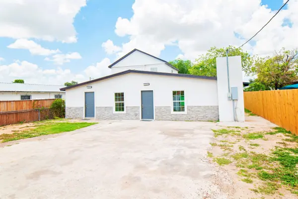2218 Burnside St, Laredo, TX 78040
