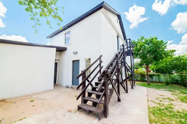 2218 Burnside St, Laredo, TX 78040