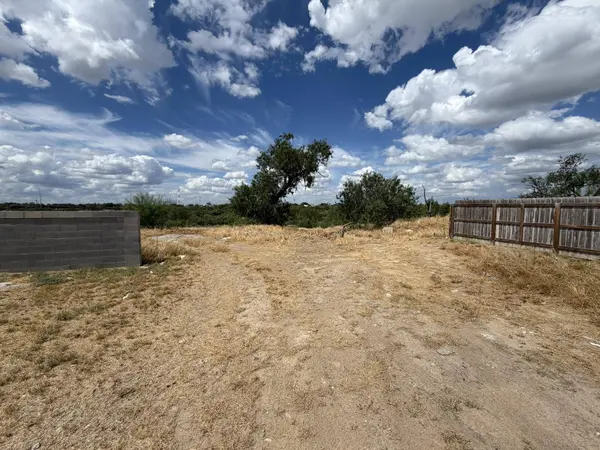 380 Riverhill Loop, Laredo, TX 78046