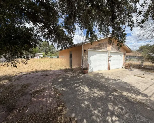 1552 Orquidia Ln, Rio Bravo, TX 78046