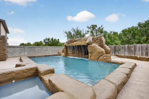 3629 Jose C Santos Dr, Laredo, TX 78041