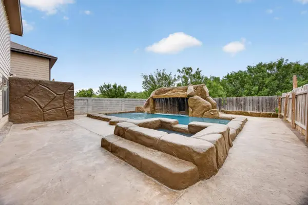 3629 Jose C Santos Dr, Laredo, TX 78041